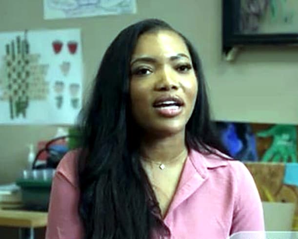 Jenique Dean working in a community classroom setting